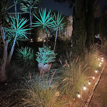 Casa Lisroyan - Pool & Garden In Armacao Willa